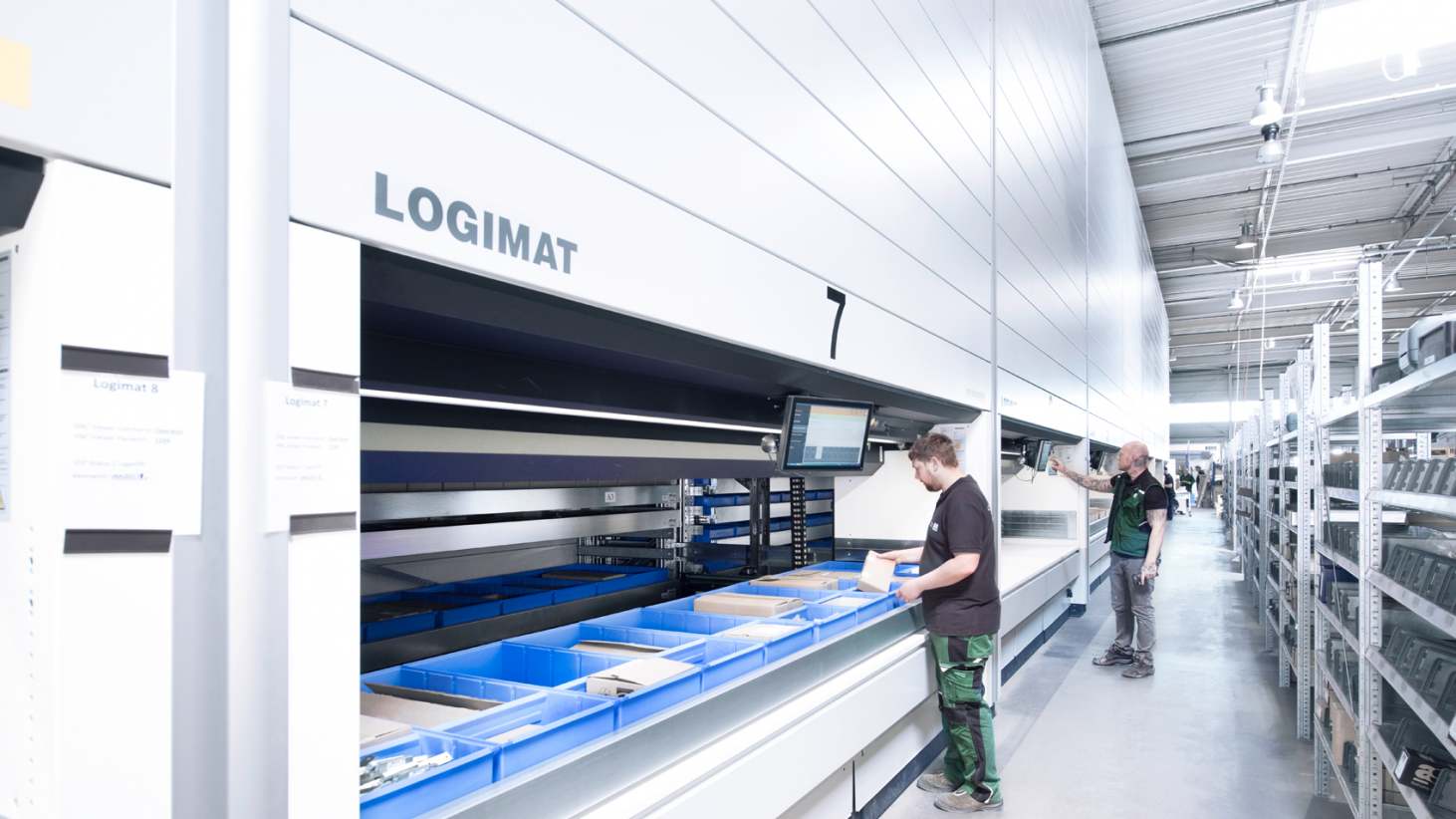 Smart warehousing_668