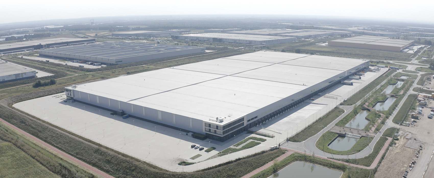 Mega-distributiecentra _980